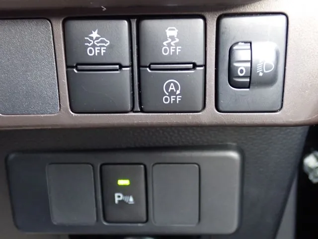 トール（ダイハツ）の車両写真