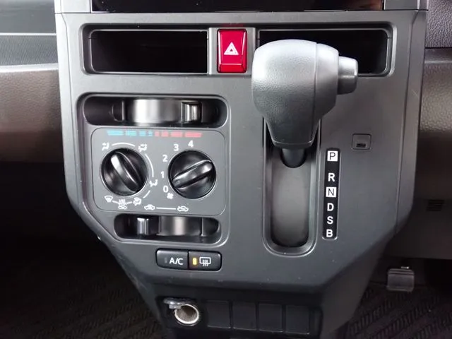 トール（ダイハツ）の車両写真