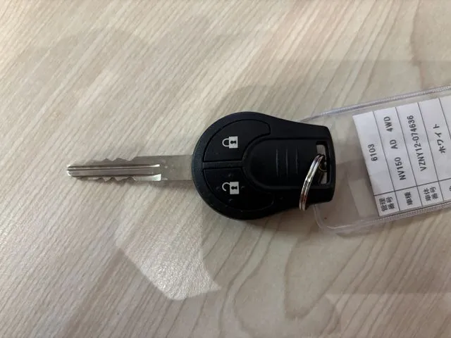 NV150 AD 4WD(ニッサン)の車両写真