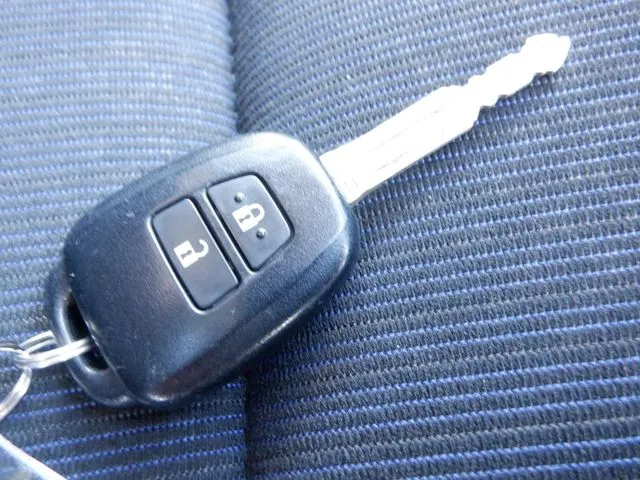 プロボックスバン　ハイブリッド（トヨタ）の車両写真