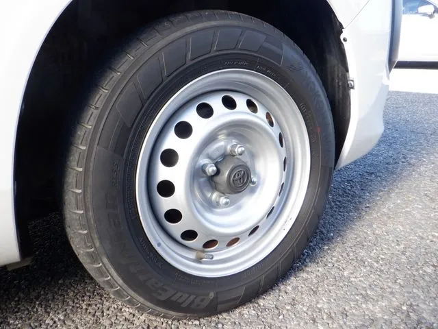 プロボックスバン　ハイブリッド（トヨタ）の車両写真