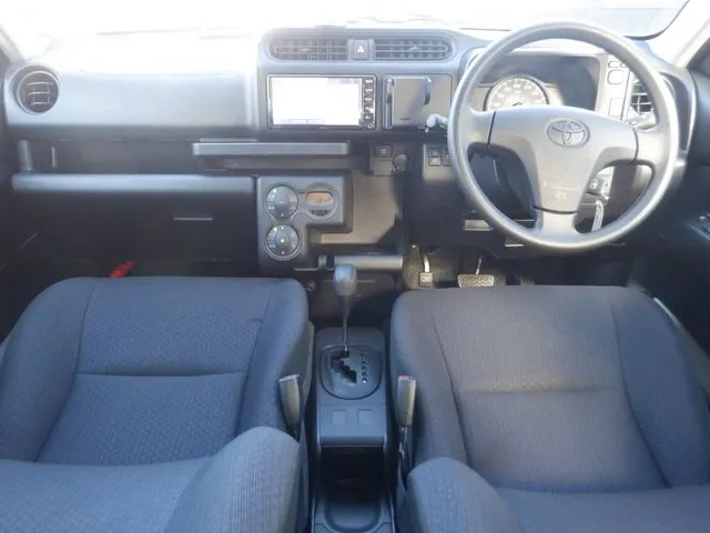 プロボックスバン　ハイブリッド（トヨタ）の車両写真