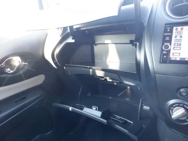 ノート（ニッサン）の車両写真