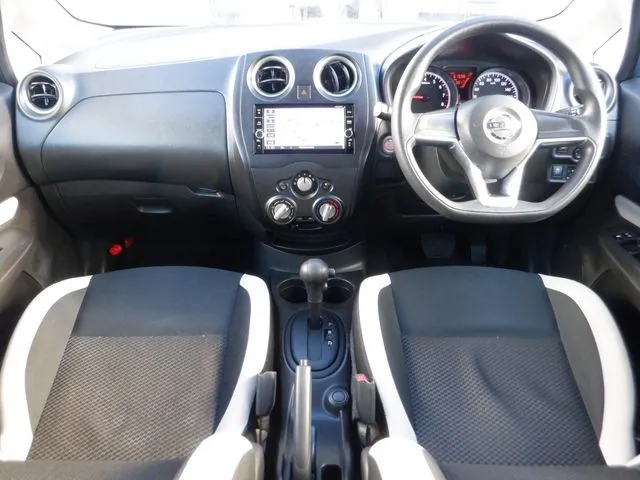 ノート（ニッサン）の車両写真