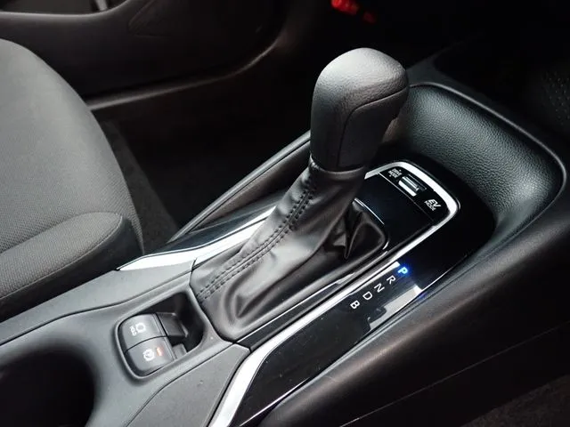 カローラ　ツーリング　ハイブリッド（トヨタ）の車両写真