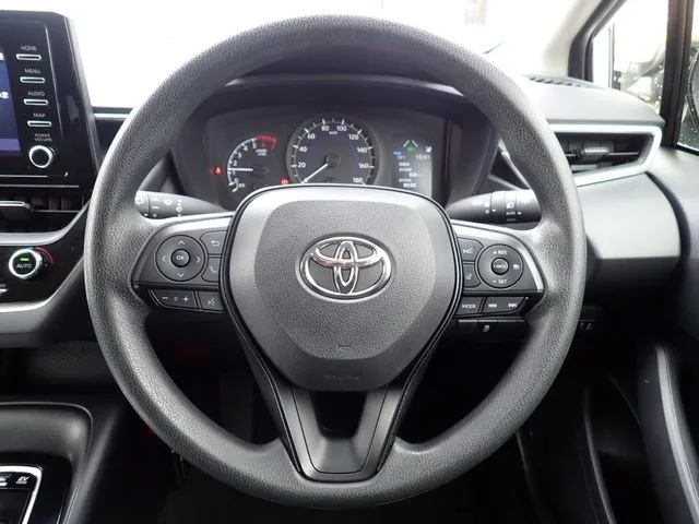 カローラ　ツーリング　ハイブリッド（トヨタ）の車両写真