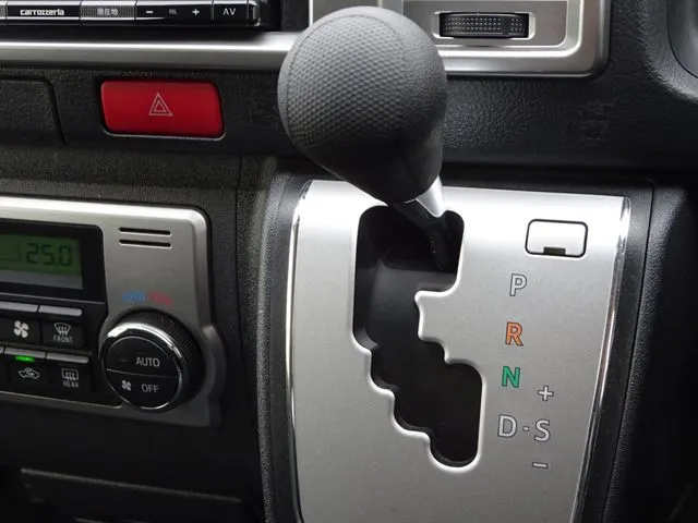 ハイエースバン　２ＷＤ（トヨタ）の車両写真