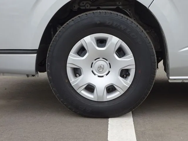 ハイエースバン　２ＷＤ（トヨタ）の車両写真