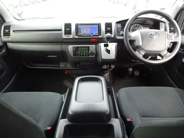 ハイエースバン　２ＷＤ（トヨタ）の車両写真