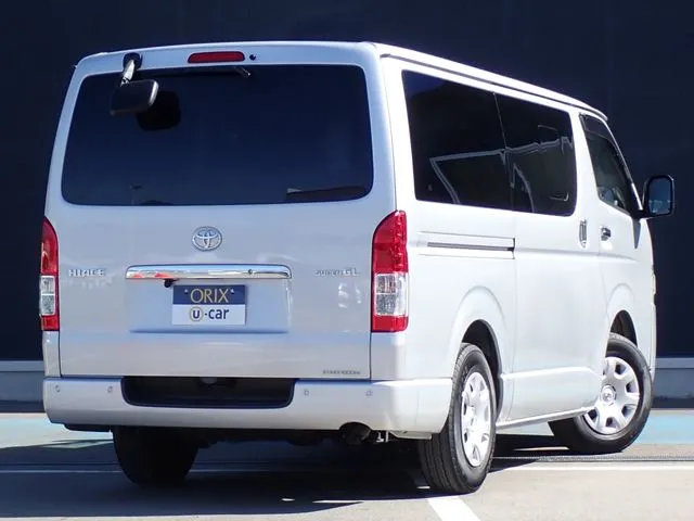 ハイエースバン　２ＷＤ（トヨタ）の車両写真