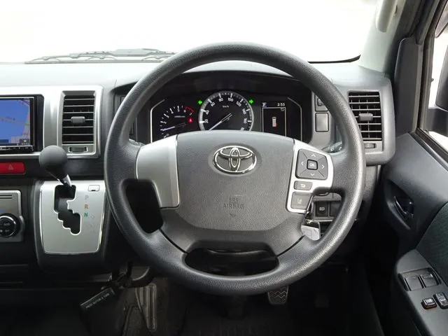 ハイエースバン　２ＷＤ（トヨタ）の車両写真