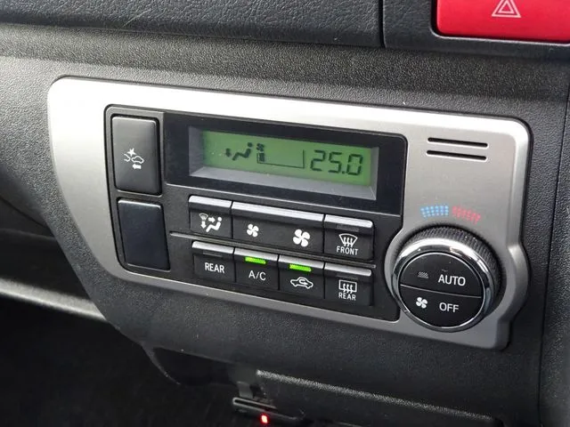 ハイエースバン　２ＷＤ（トヨタ）の車両写真