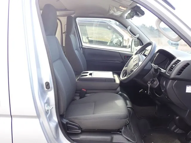 ハイエースバン　２ＷＤ（トヨタ）の車両写真