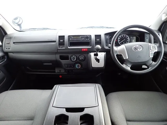 ハイエースバン　２ＷＤ（トヨタ）の車両写真