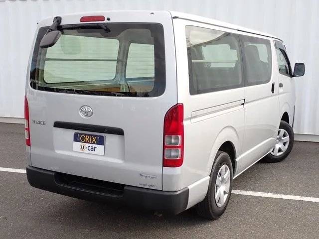 ハイエースバン　２ＷＤ（トヨタ）の車両写真