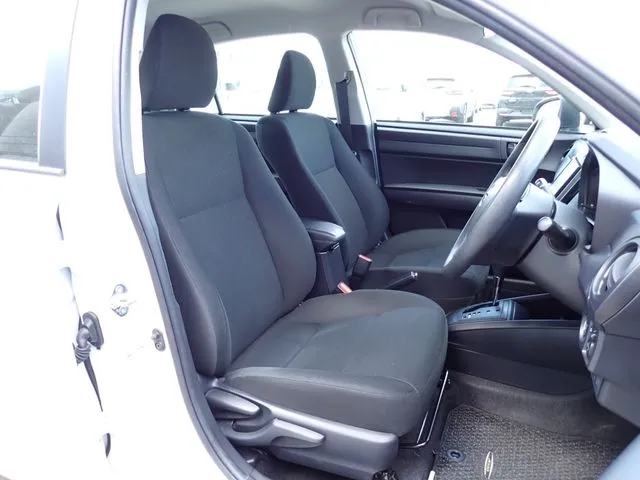 カローラアクシオ（トヨタ）の車両写真