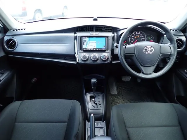 カローラアクシオ（トヨタ）の車両写真