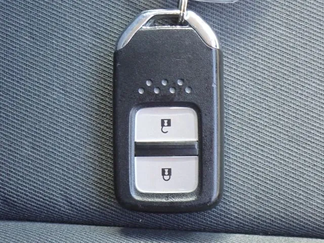 フィット　ｅ：ＨＥＶ（ホンダ）の車両写真