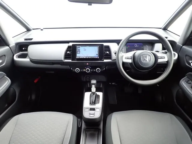 フィット　ｅ：ＨＥＶ（ホンダ）の車両写真