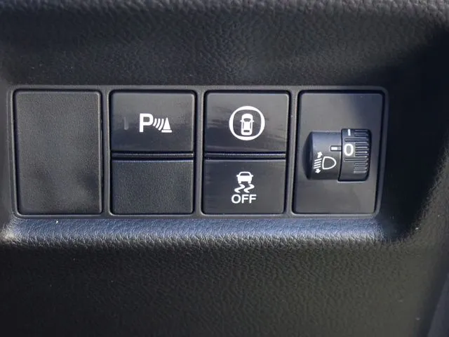 フィット　ｅ：ＨＥＶ（ホンダ）の車両写真