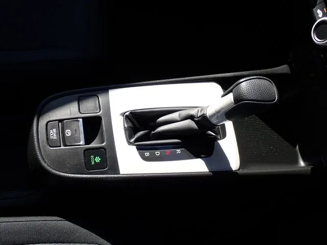 フィット　ｅ：ＨＥＶ（ホンダ）の車両写真