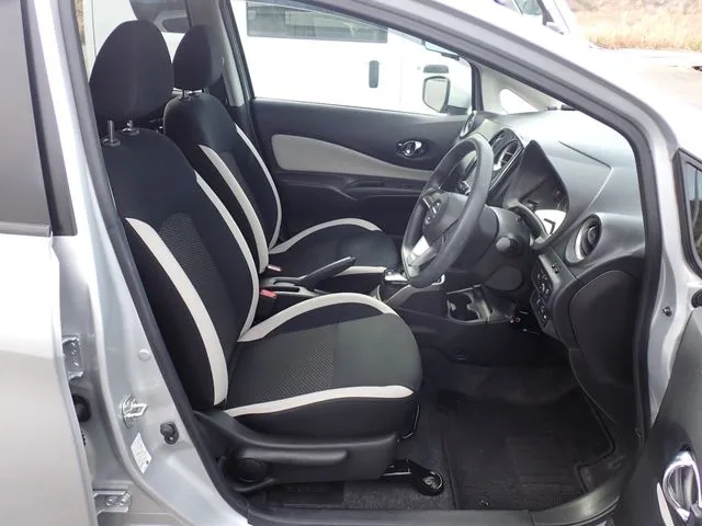 ノート（ニッサン）の車両写真