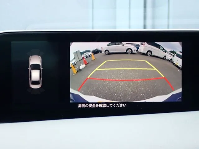 ＭＡＺＤＡ３　セダン（マツダ）の車両写真