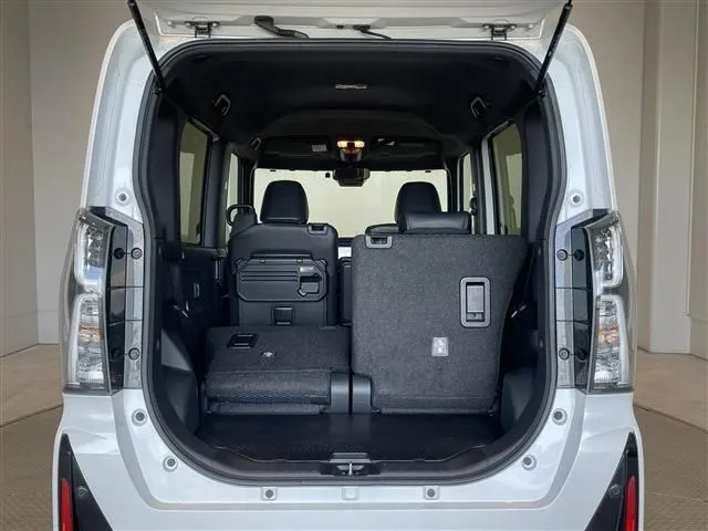 タント　カスタム（ダイハツ）の車両写真