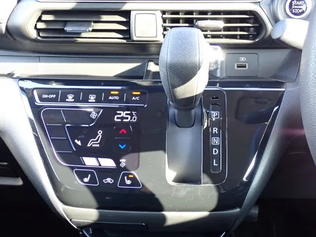 ｅＫクロス（ミツビシ）の車両写真