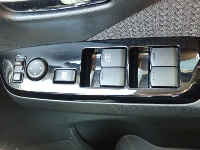 ｅＫクロス（ミツビシ）の車両写真