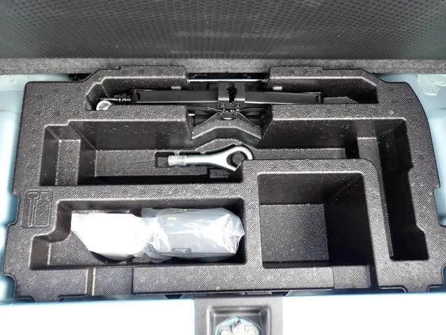 ミラ　イース（ダイハツ）の車両写真