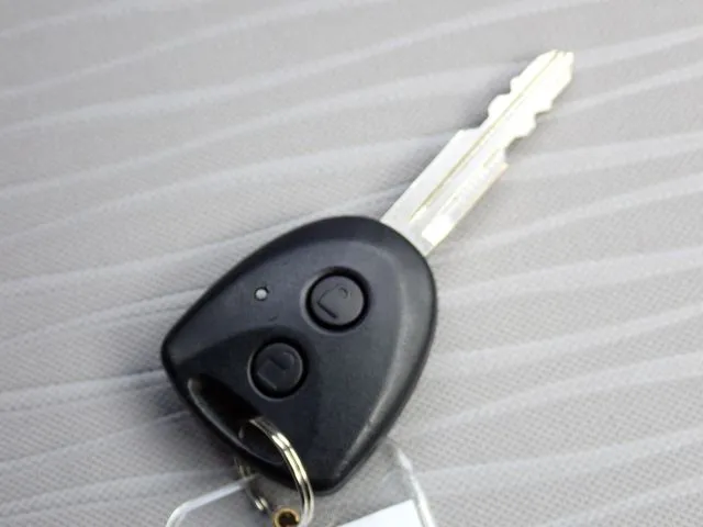 ミラ　イース（ダイハツ）の車両写真