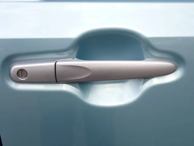 ミラ　イース（ダイハツ）の車両写真