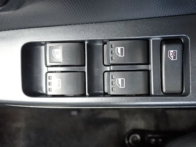 ミラ　イース（ダイハツ）の車両写真