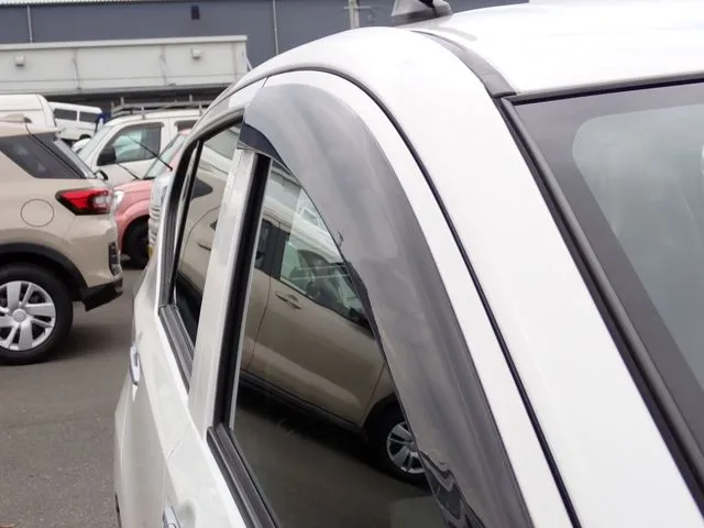 ミラ　イース（ダイハツ）の車両写真