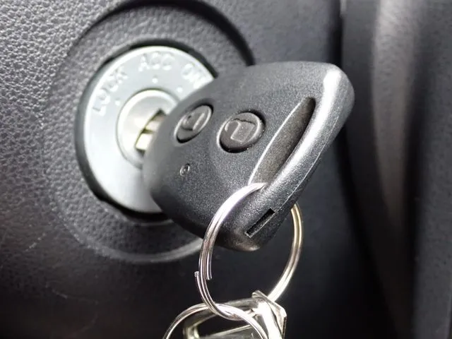 ミラ　イース（ダイハツ）の車両写真