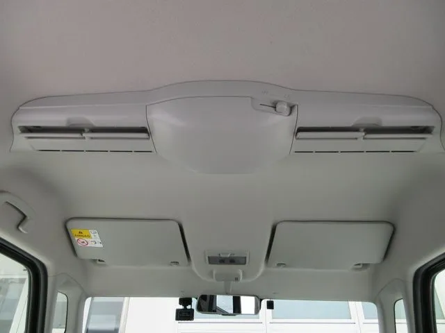 スペーシア 4WD(スズキ)の車両写真