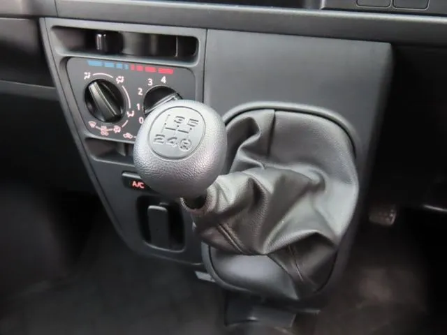 ハイゼットカーゴ（ダイハツ）の車両写真