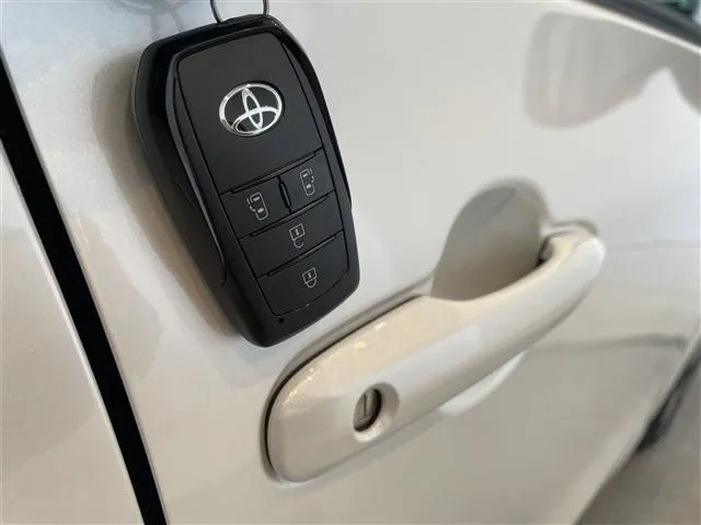 シエンタ　ハイブリッド（トヨタ）の車両写真