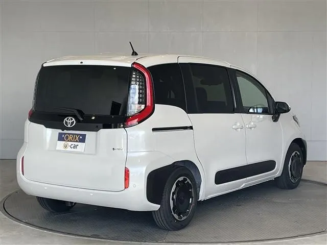 シエンタ　ハイブリッド（トヨタ）の車両写真