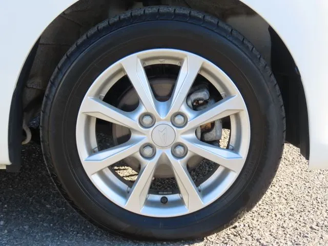 ムーヴ 4WD(ダイハツ)の車両写真