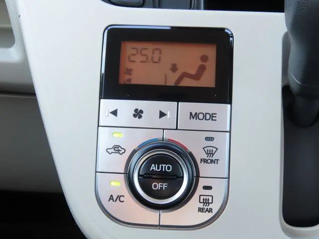 ムーヴ 4WD(ダイハツ)の車両写真