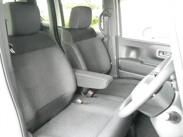 Ｎ　ＢＯＸ　カスタム（ホンダ）の車両写真