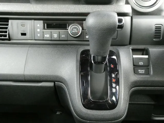 Ｎ　ＢＯＸ　カスタム（ホンダ）の車両写真