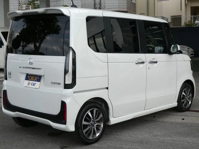 Ｎ　ＢＯＸ　カスタム（ホンダ）の車両写真