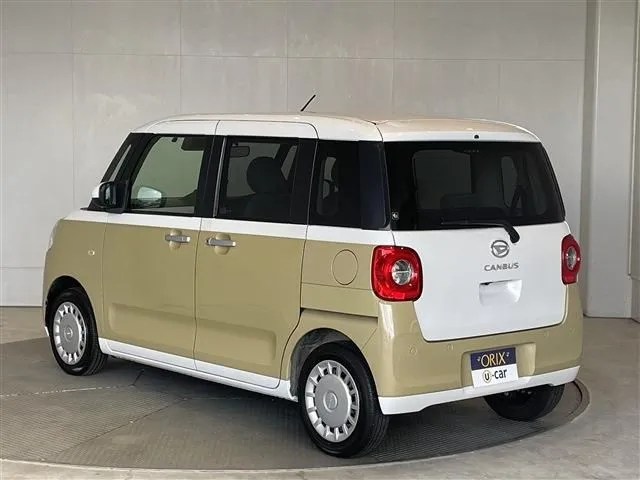 ムーヴ キャンバス(ダイハツ)の車両写真