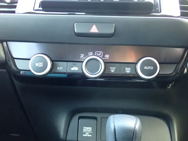 フィット　ｅ：ＨＥＶ（ホンダ）の車両写真