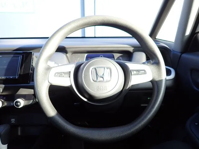 フィット　ｅ：ＨＥＶ（ホンダ）の車両写真