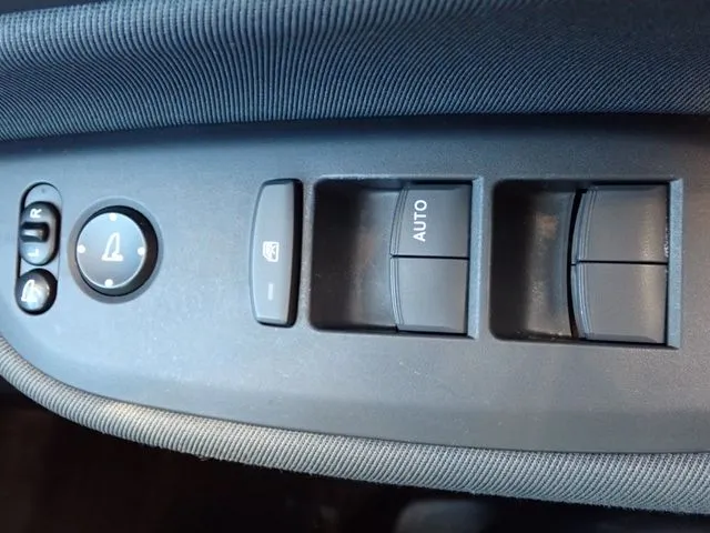 フィット　ｅ：ＨＥＶ（ホンダ）の車両写真