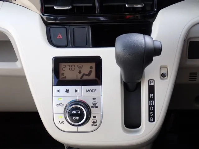 ムーヴ（ダイハツ）の車両写真